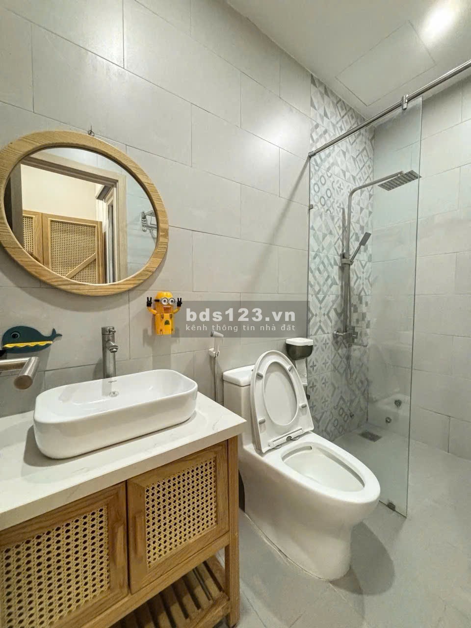 CHO THUÊ NHÀ NGUYÊN CĂN 3 PHÒNG NGỦ, FULL NỘI THẤT Ở NGAY PHỐ…