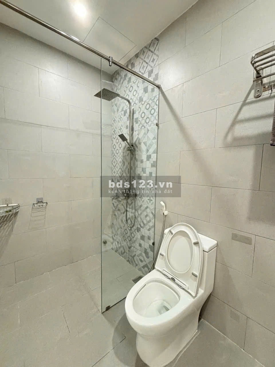 CHO THUÊ NHÀ NGUYÊN CĂN 3 PHÒNG NGỦ, FULL NỘI THẤT Ở NGAY PHỐ…