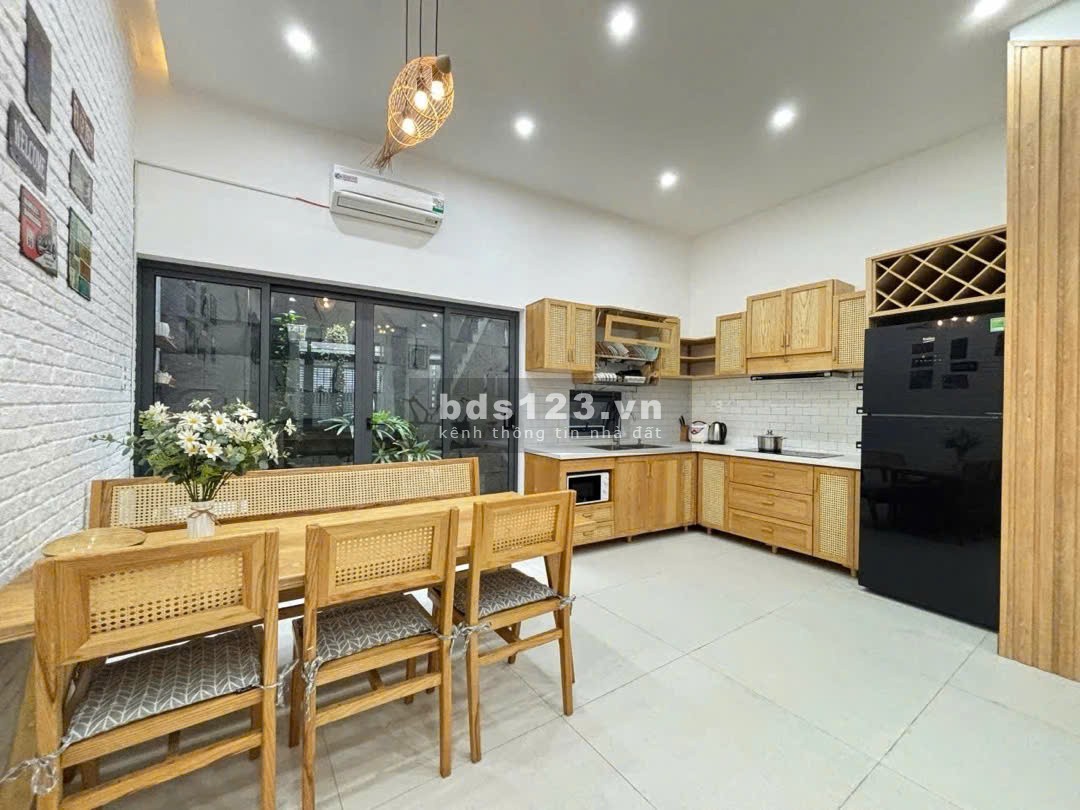 CHO THUÊ NHÀ NGUYÊN CĂN 3 PHÒNG NGỦ, FULL NỘI THẤT Ở NGAY PHỐ…