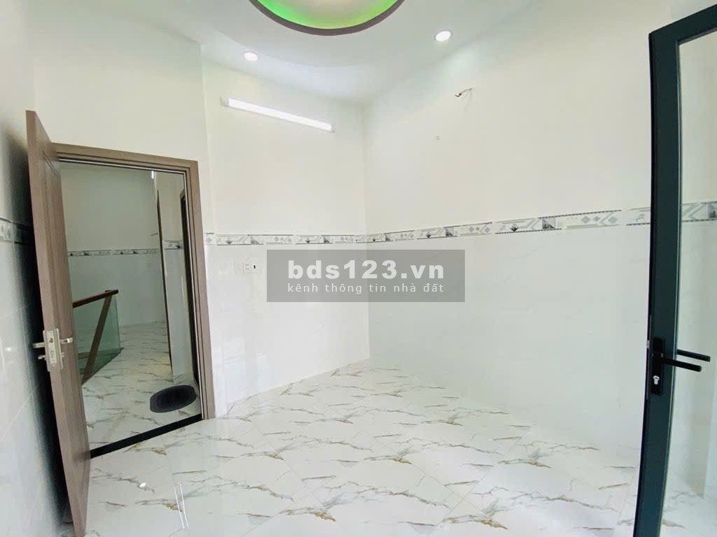 Bán nhà Quận 6, Đường Bà Hom, Phường 13, 2 tầng