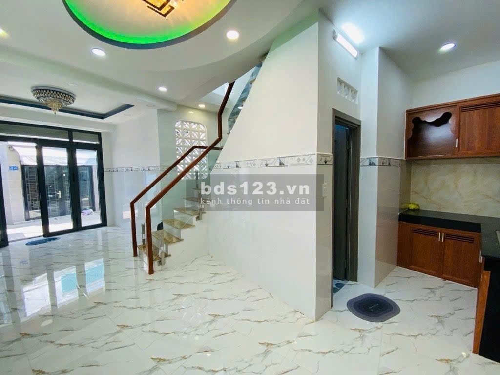 Bán nhà Quận 6, Đường Bà Hom, Phường 13, 2 tầng