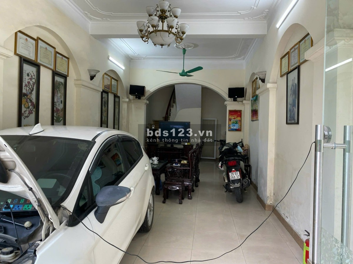 Chính chủ: Nhà 5 tầng, trục chính, 2 ô tô vào được, xung…