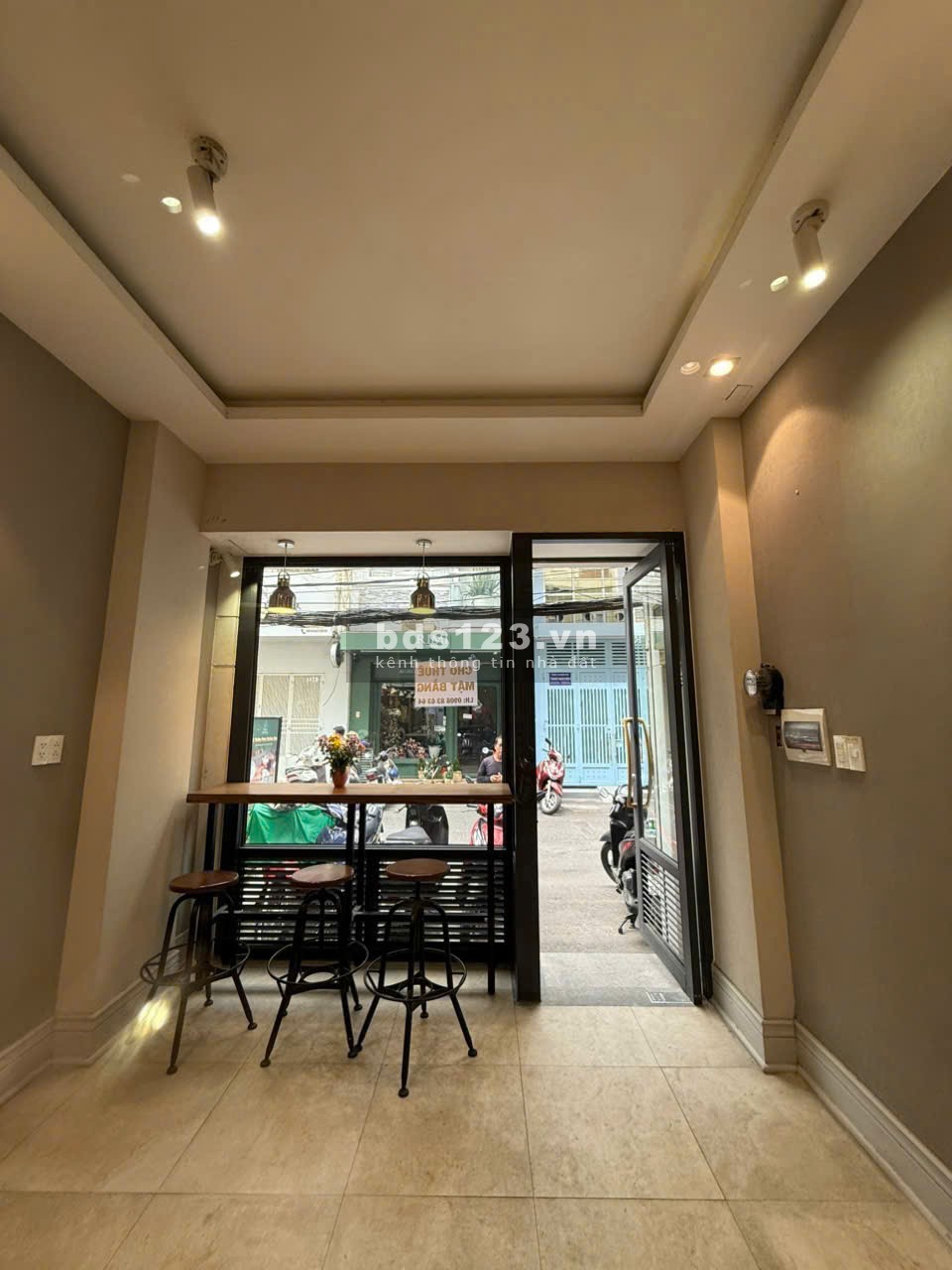 Cho thuê mặt bằng 150/31 Nguyễn Trãi Q1 siêu đẹp