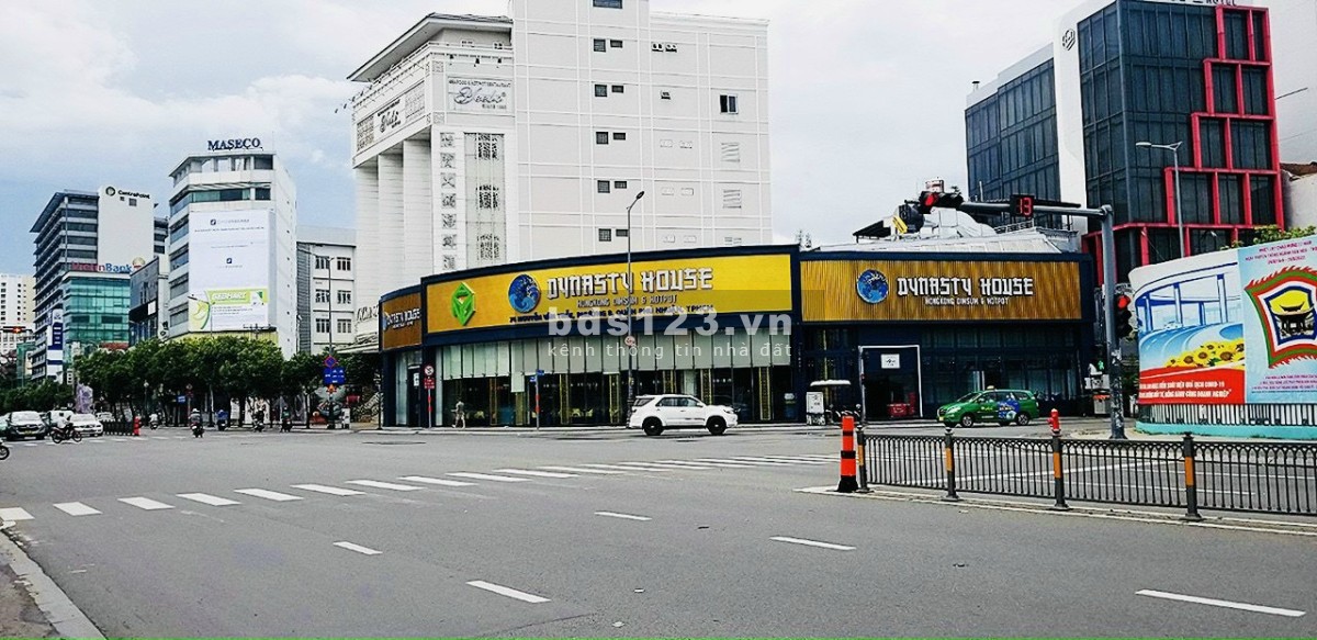 Cho thuê nhà mặt tiền đường Hai Bà Trưng, Quận 1 - DT: 300m