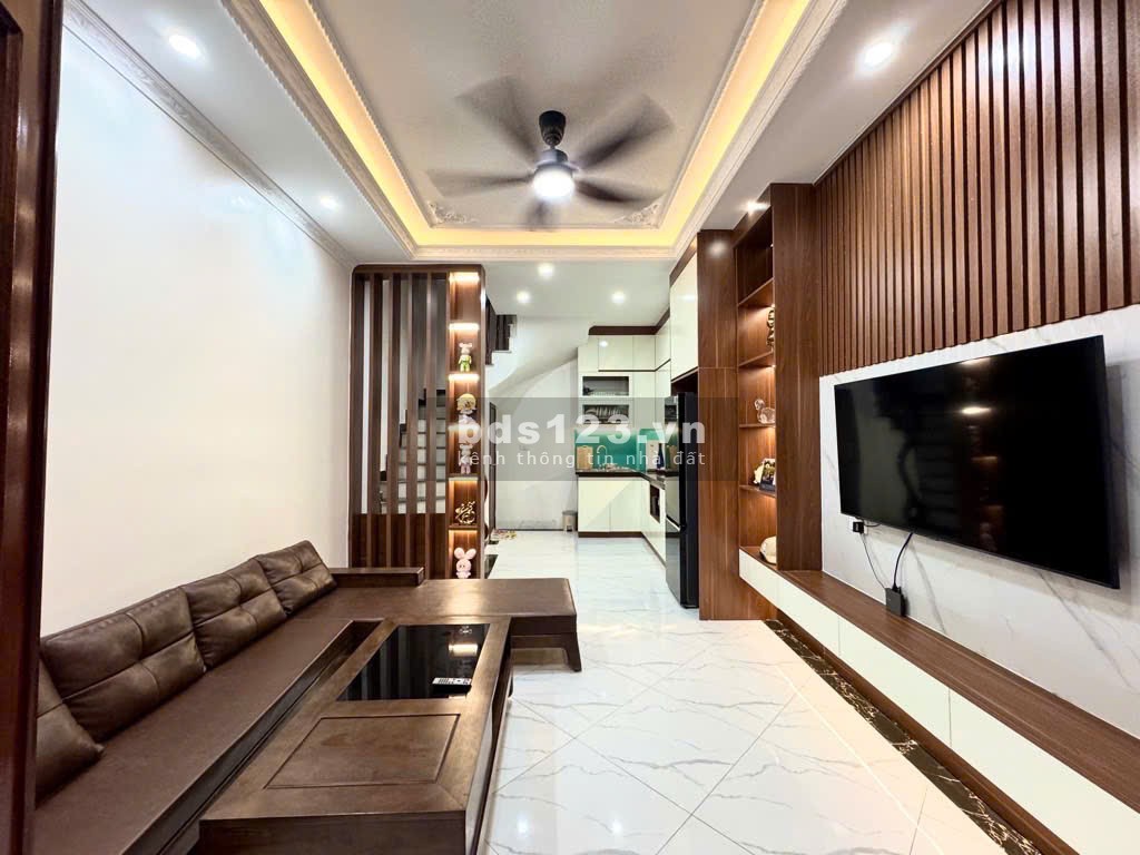 Nhà đẹp cần bán tại trung tâm HOÀNG MAI