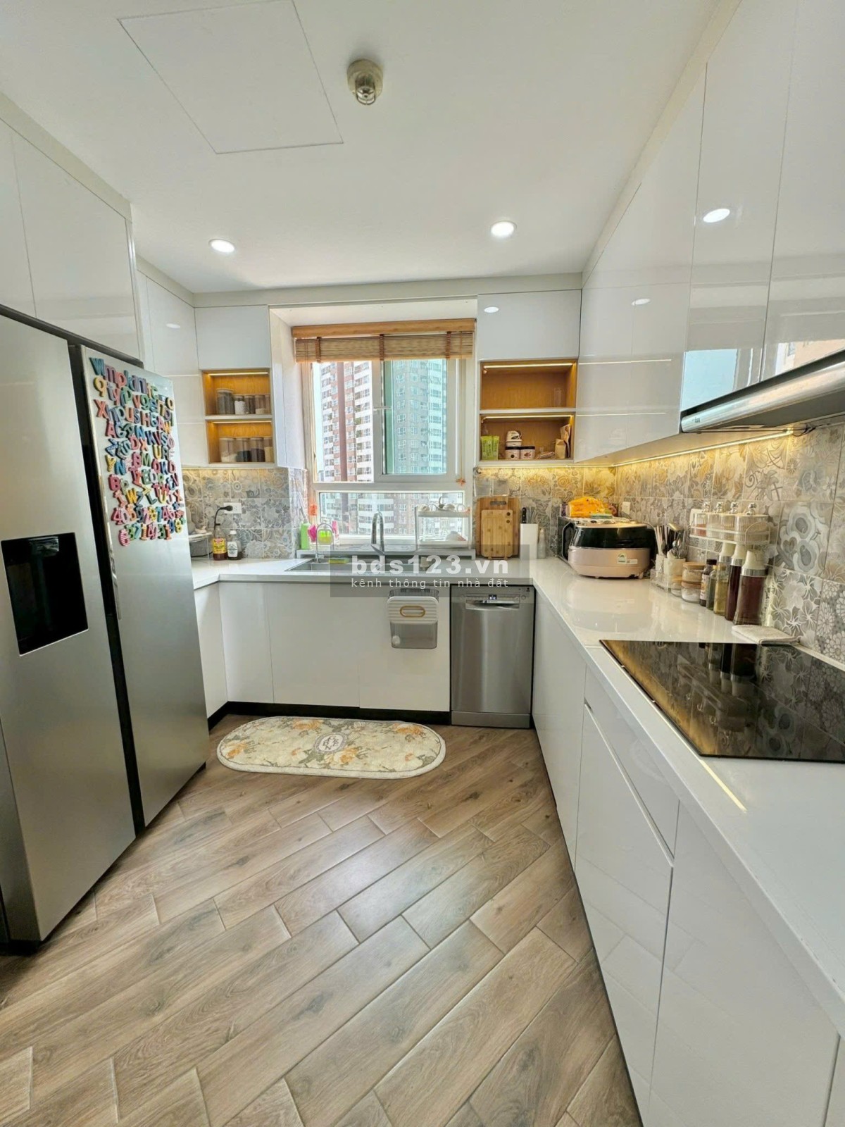 Bán căn hộ chung cư mặt phố Vũ Phạm Hàm, Hà Nội - 135m2 tk…