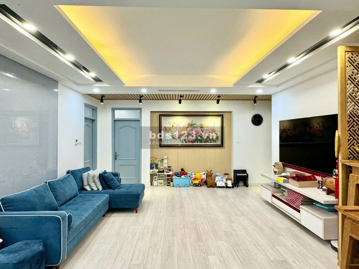 Bán căn hộ chung cư mặt phố Vũ Phạm Hàm, Hà Nội - 135m2 tk…