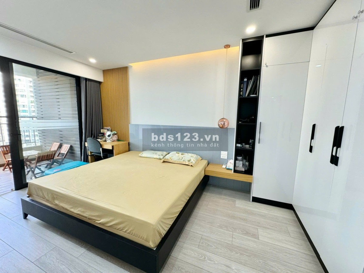 Bán căn hộ chung cư mặt phố Vũ Phạm Hàm, Hà Nội - 135m2 tk…