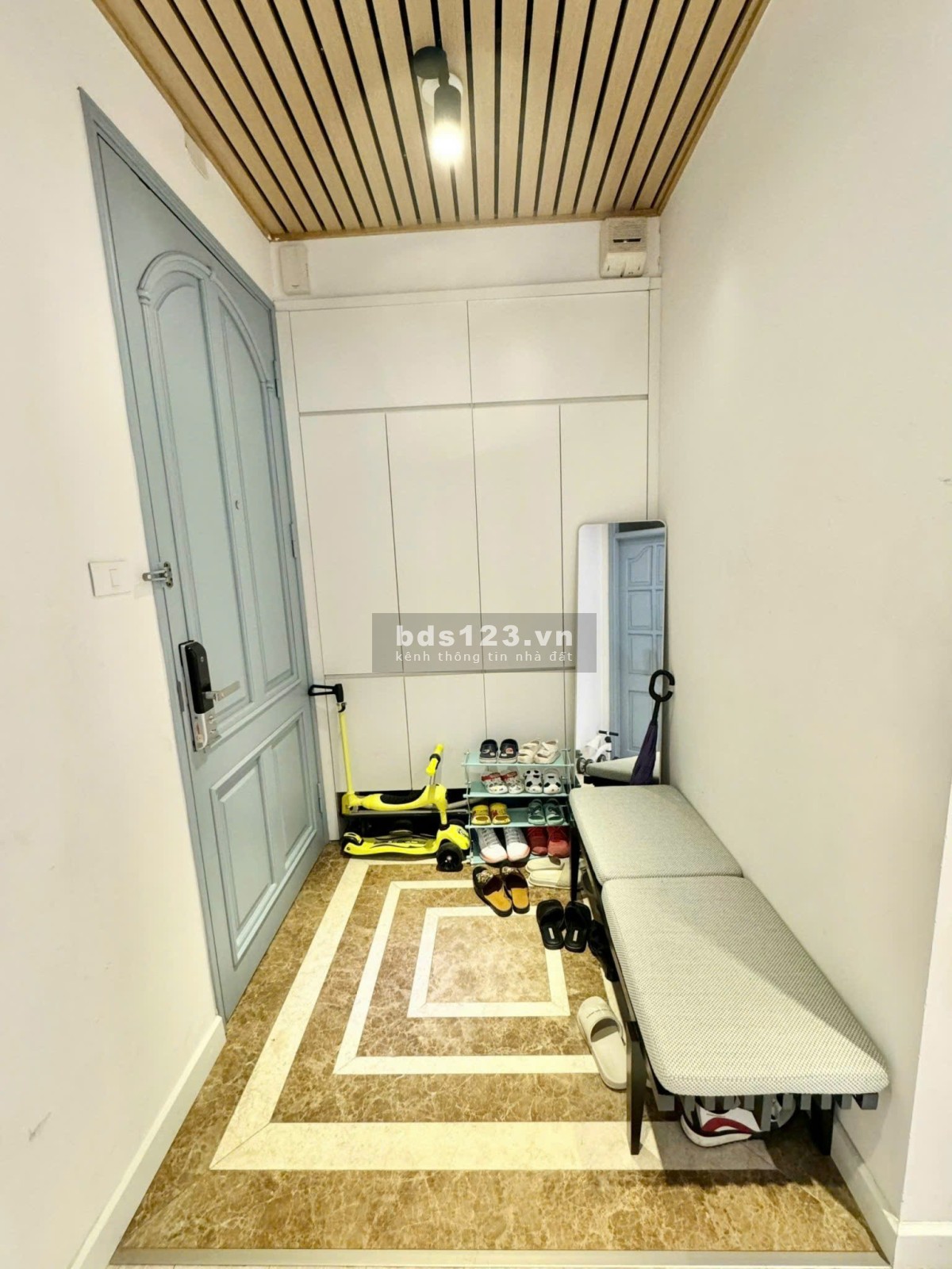 Bán căn hộ chung cư mặt phố Vũ Phạm Hàm, Hà Nội - 135m2 tk…