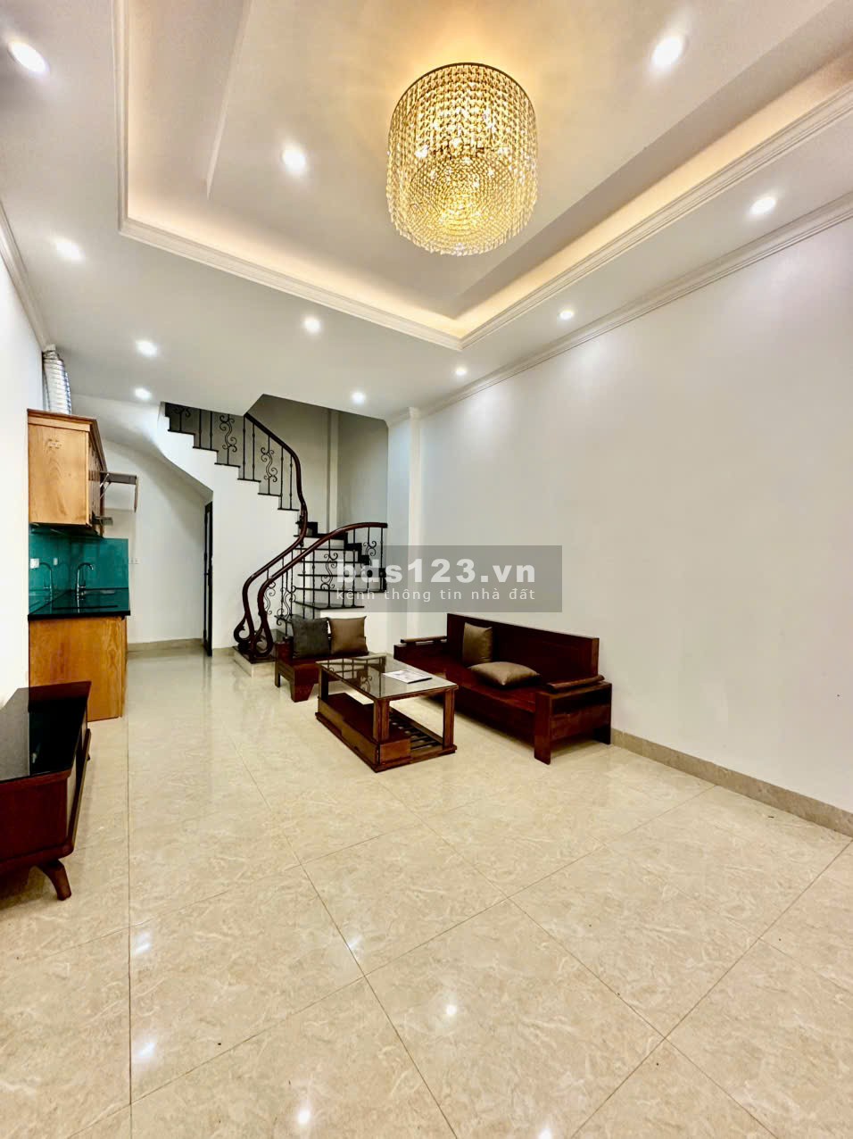  Hoa Lâm – Long Biên: Nhà 5 tầng gần ô tô, chỉ 7.x tỉ 