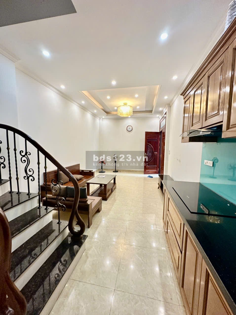  Hoa Lâm – Long Biên: Nhà 5 tầng gần ô tô, chỉ 7.x tỉ 