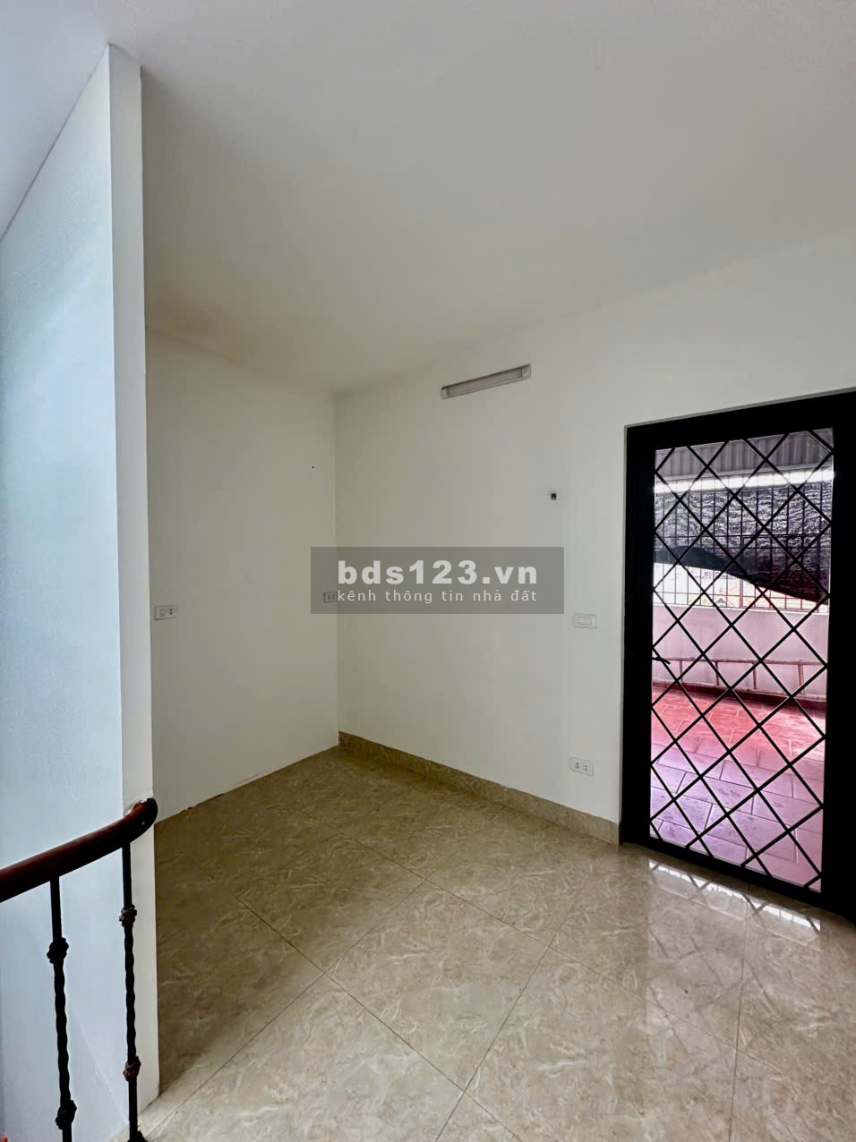  Hoa Lâm – Long Biên: Nhà 5 tầng gần ô tô, chỉ 7.x tỉ 