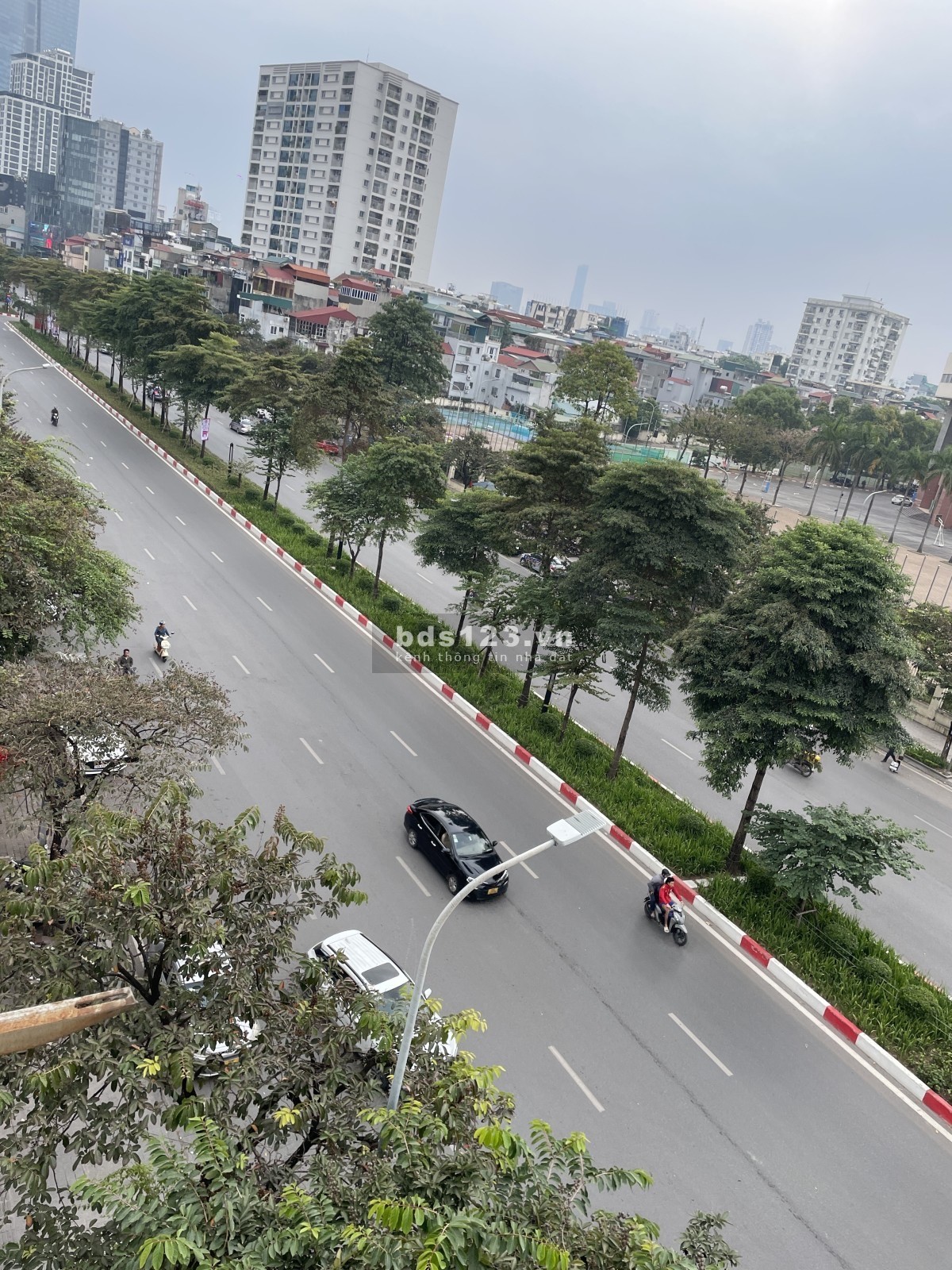 Tòa nhà 6 tầng mặt phố Văn Cao – 95m² – Kinh doanh cực…