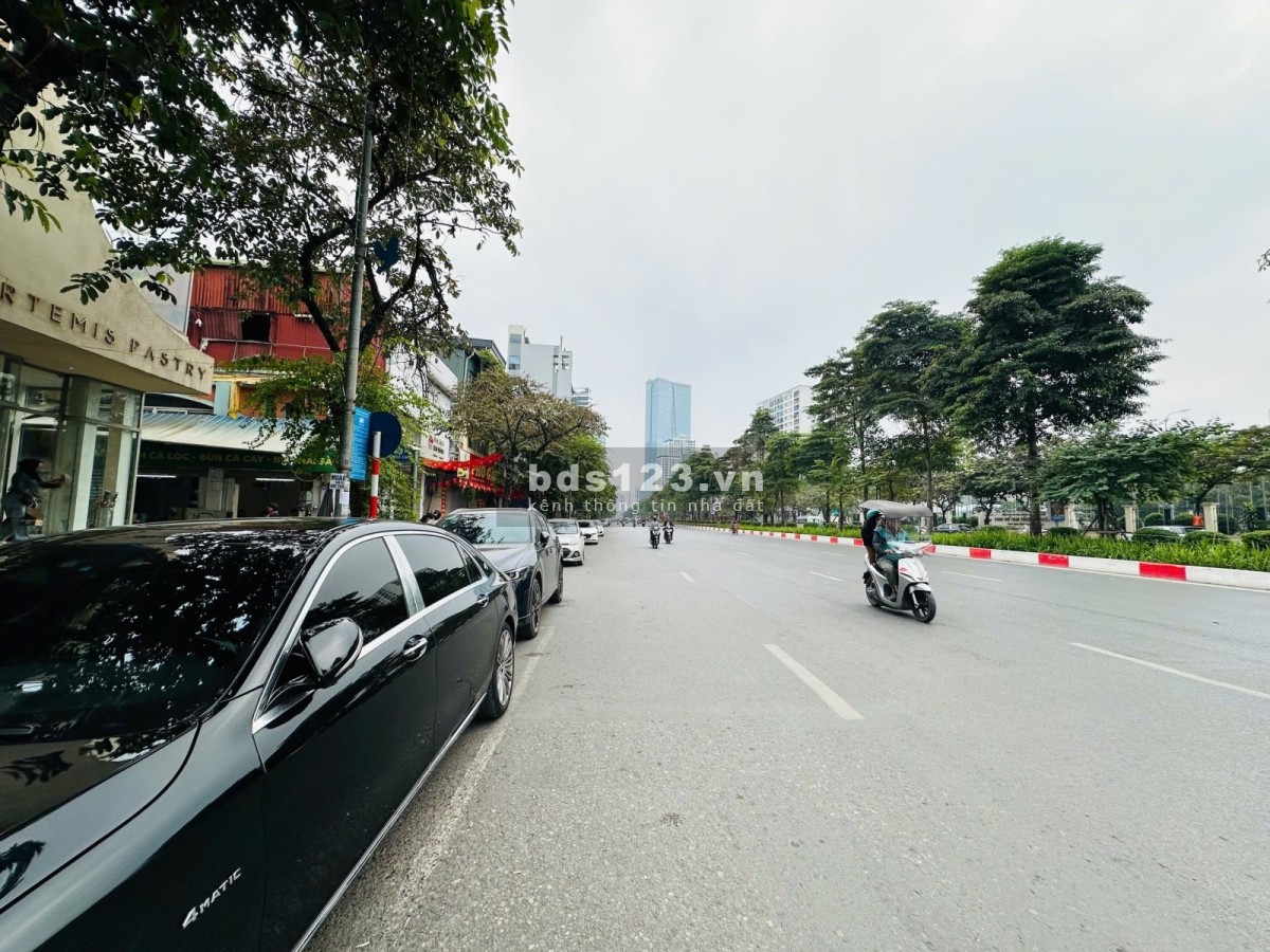 Tòa nhà 6 tầng mặt phố Văn Cao – 95m² – Kinh doanh cực…