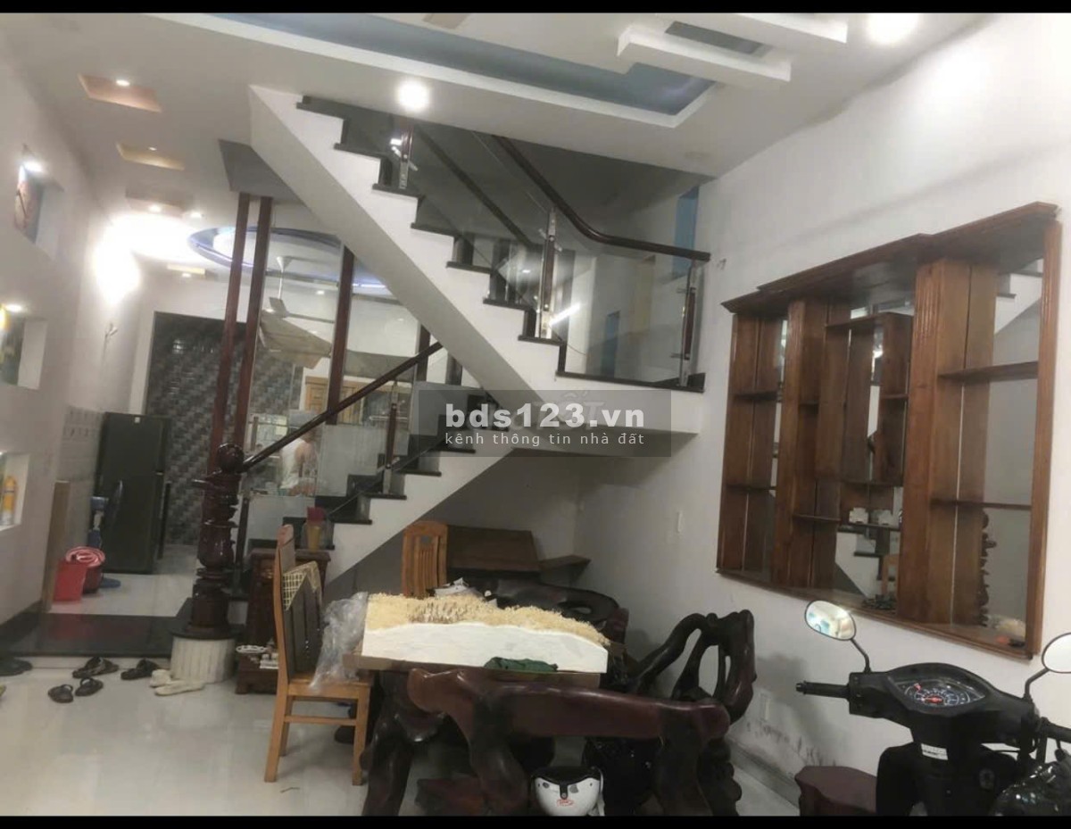 Bán nhà 1 trệt 2 lầu 68/28 Ngô Chí Quốc TP Thủ Đức hẻm xe hơi