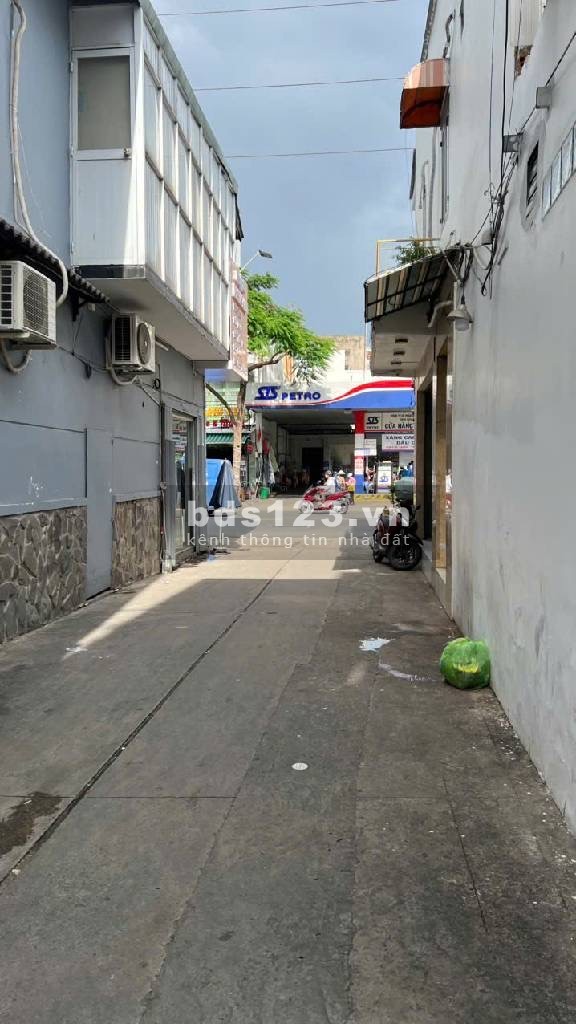 Bán nhà Lạc Long Quân, 4 tầng , 3.7 x 11.5 , hẻm 4m, nhỉnh 7 tỷ.