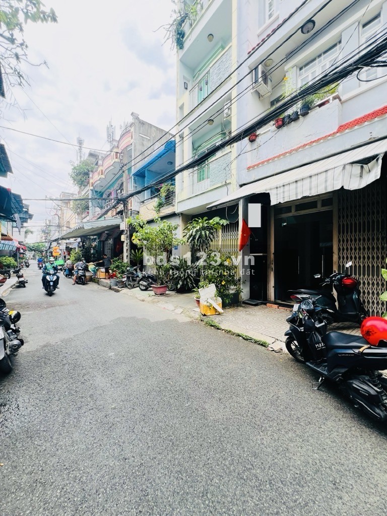 Bán nhà HXT, đường Lạc Long Quân, 57m2, 4 tầng, nhỉnh 8 tỷ.