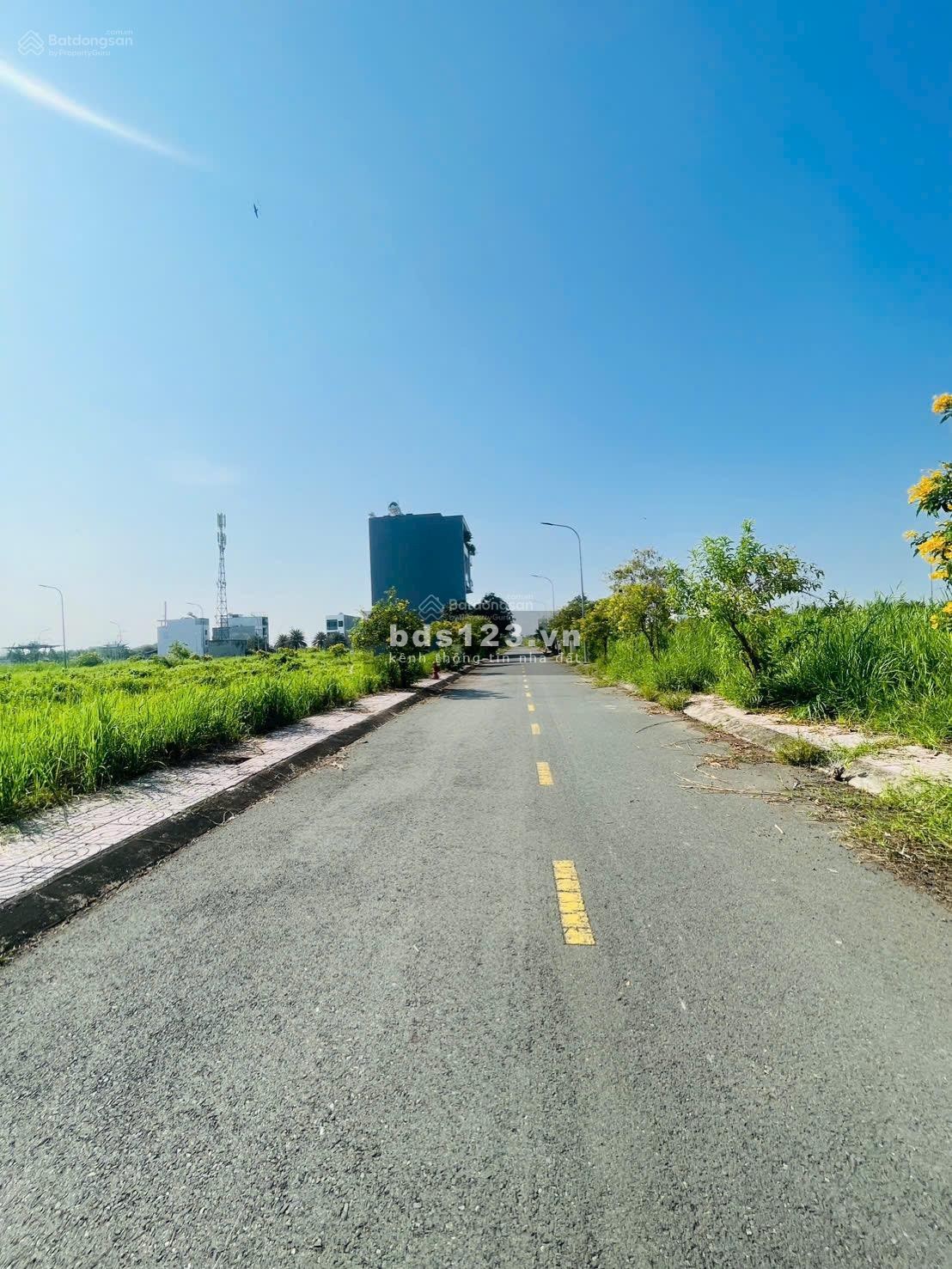 Chủ gửi bán lô đất Centana Điền Phúc Thành 93.7m2, 5.5 tỷ,…