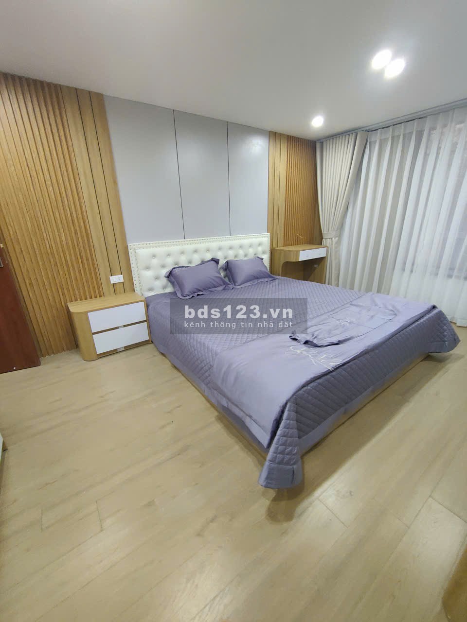 Chính chủ bán nhà phố Quỳnh Mai