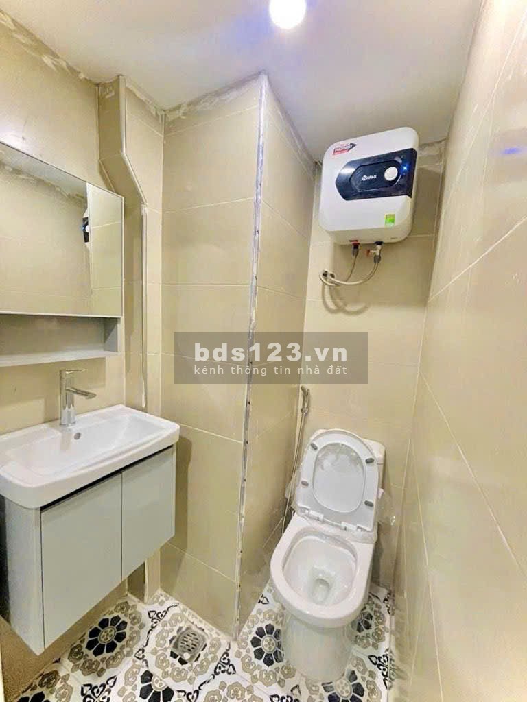 Chính chủ bán nhà phố Quỳnh Mai