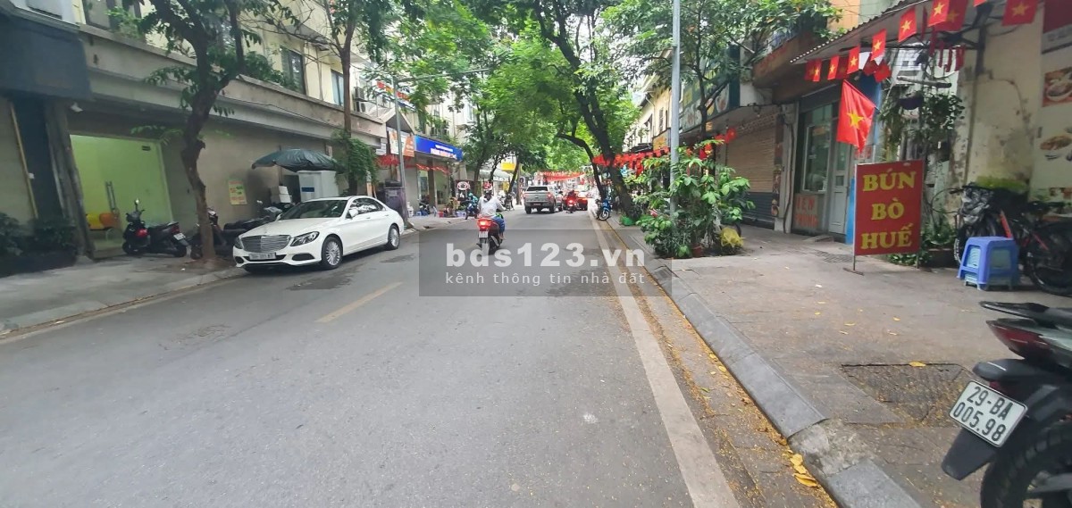 Vị trí vàng ngõ Hàng Bún, thông Phan Đình Phùng – Quán Thánh;…