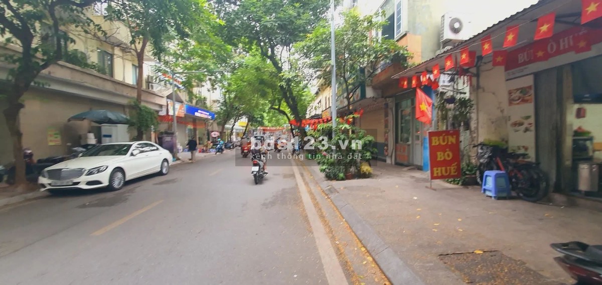 Vị trí vàng ngõ Hàng Bún, thông Phan Đình Phùng – Quán Thánh;…