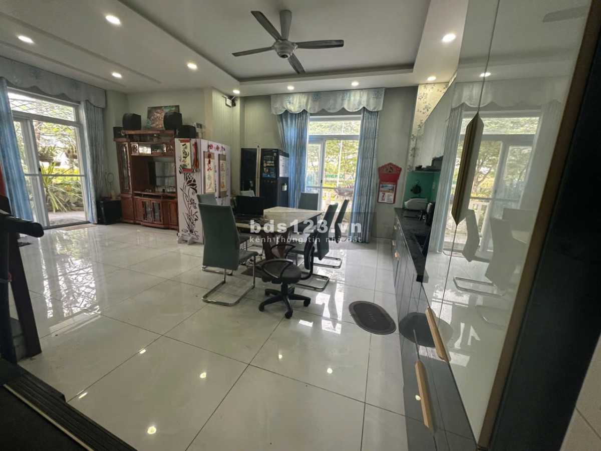 Căn Góc 2 Mặt Tiền, View Công Viên – Hồ Bơi, Dự Án Lovera…