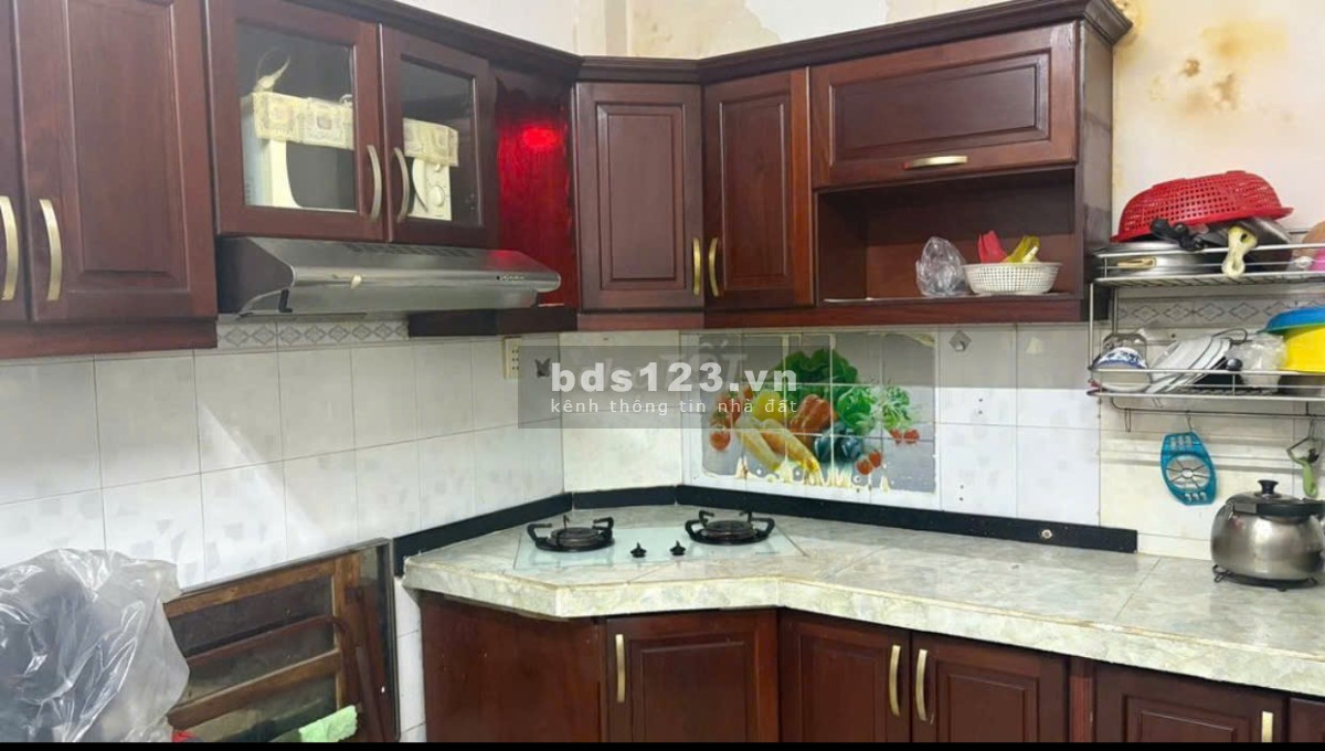 Bán nhà 1 trệt 2 lầu 1 sân thượng ngay khu trung tâm Q5