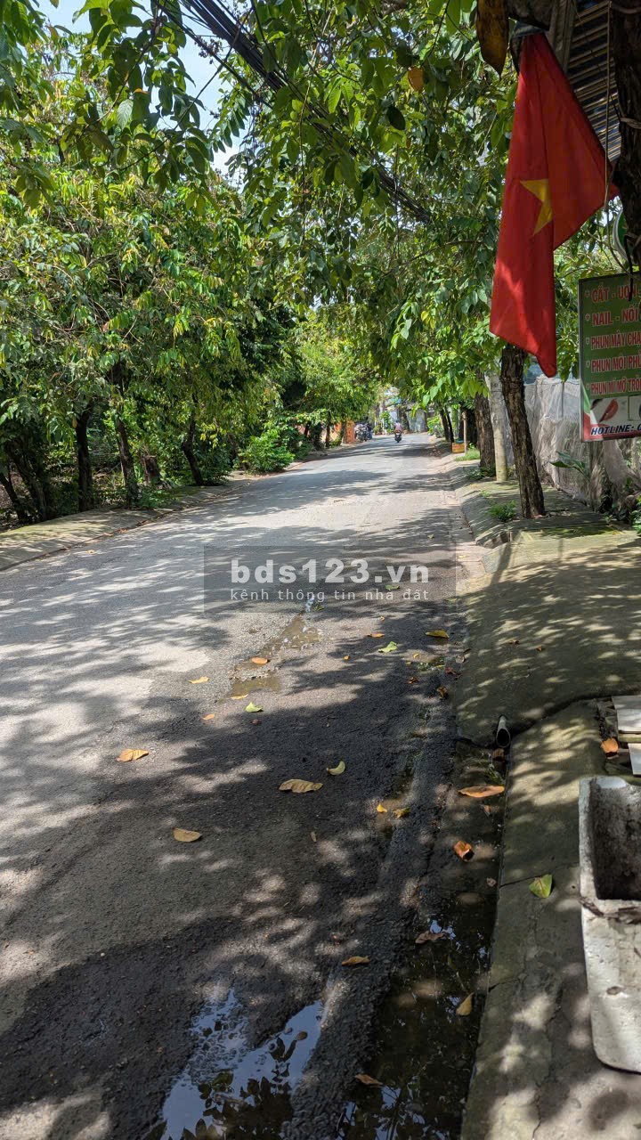 Bán nhà và đất 200m2 mặt tiền đường lớn xã Thới Tam Thôn…