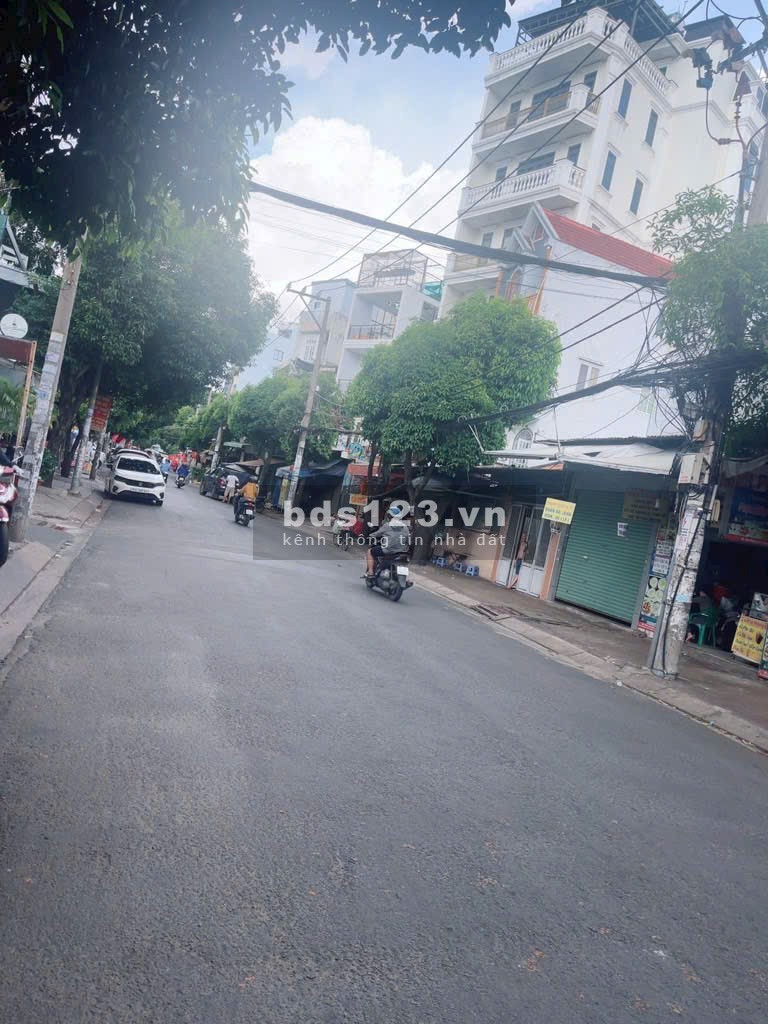 Nhà lô góc 2 tầng hẻm xe hơi chỉ 4.5 tỷ ngay Tân Sơn, giá tốt.