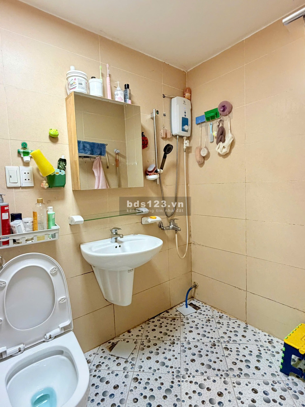 Căn góc 83m2 Hoàng Kim Thế Gia sổ hồng sẵn, full nội thất,…