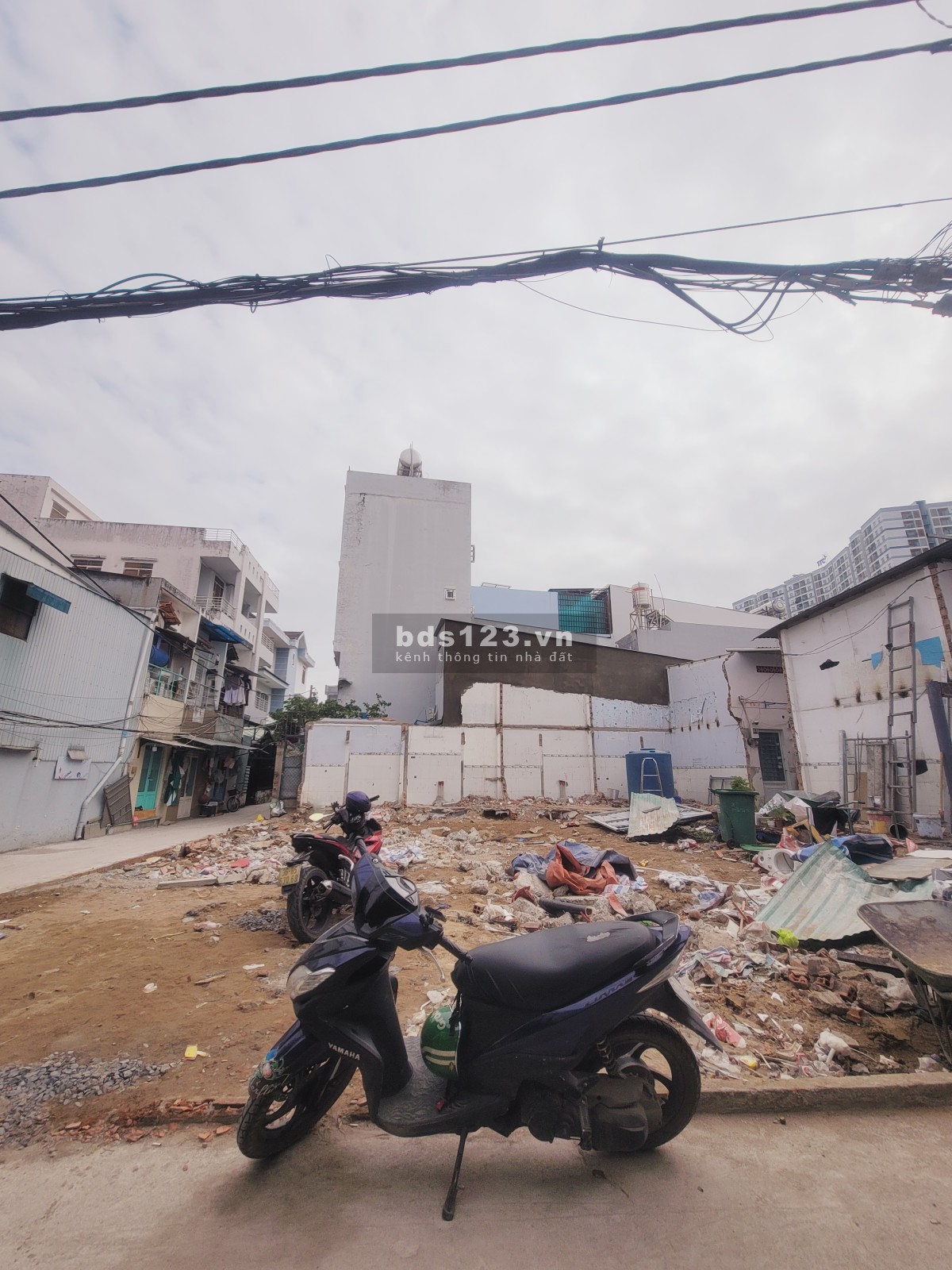 Ngay Điện Máy Xanh Nguyễn Thị Thập - Đất Hẻm 4m - Xây tự…