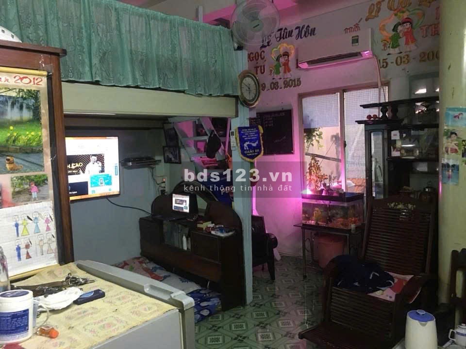 Bán nhà tập thể tầng 2 ngay mặt tiền 638 Lê Hồng Phong Q10