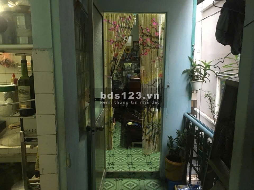 Bán nhà tập thể tầng 2 ngay mặt tiền 638 Lê Hồng Phong Q10