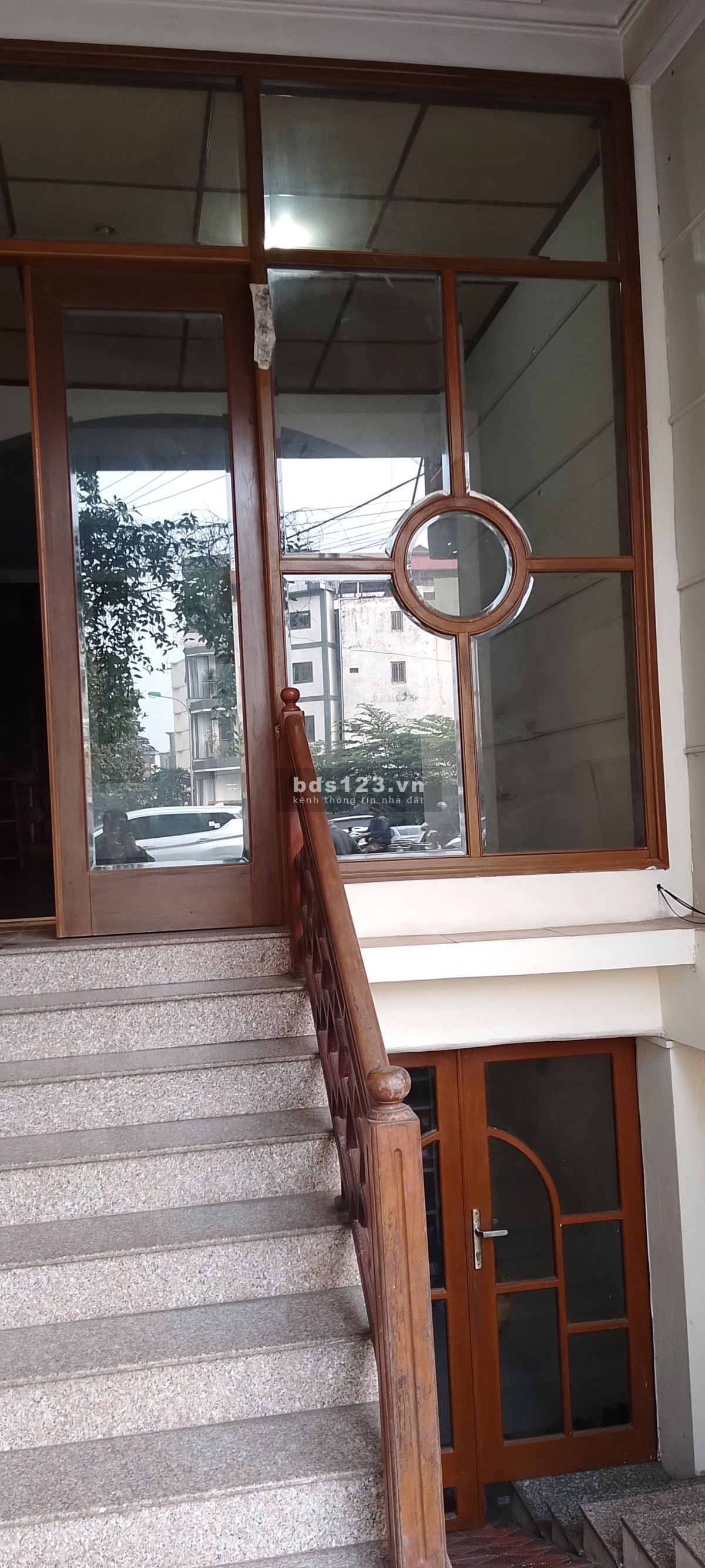 Chính chủ cho thuê mặt bằng 30m² tầng 1 mặt đường Hoàng Hoa Thám (cửa hàng, văn phòng)