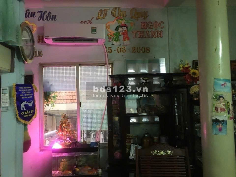 Bán nhà tập thể tầng 2 ngay mặt tiền 638 Lê Hồng Phong Q10