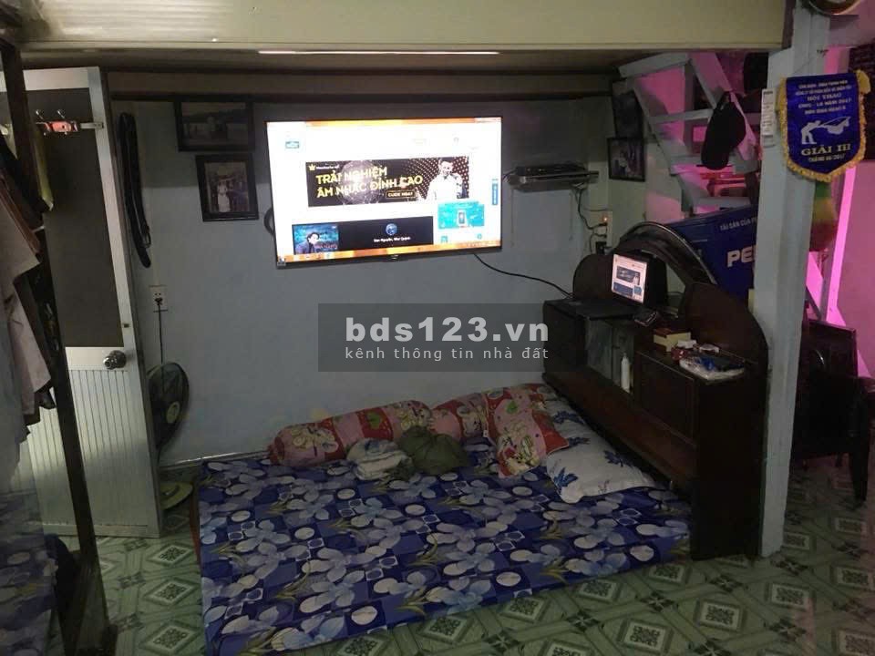 Bán nhà tập thể tầng 2 ngay mặt tiền 638 Lê Hồng Phong Q10