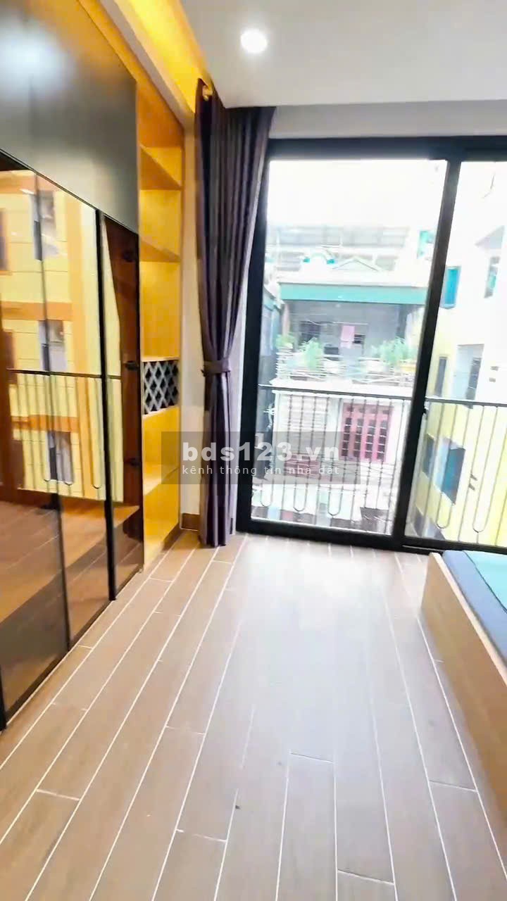 Bán tòa nhà căn hộ dịch vụ 7 tầng 11 phòng khép kín đường Kim Giang