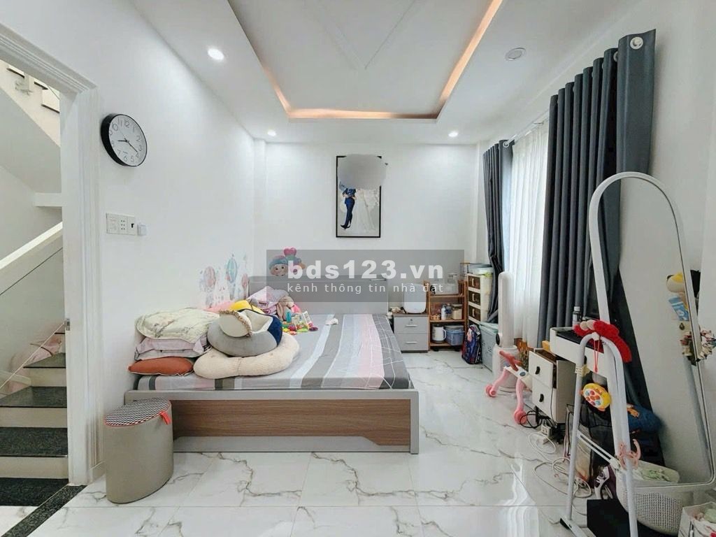 Viên Kim Cương 7T - Q7 - Ngang 5m x 11m - Hẻm Xe Hơi - Đối Diện…