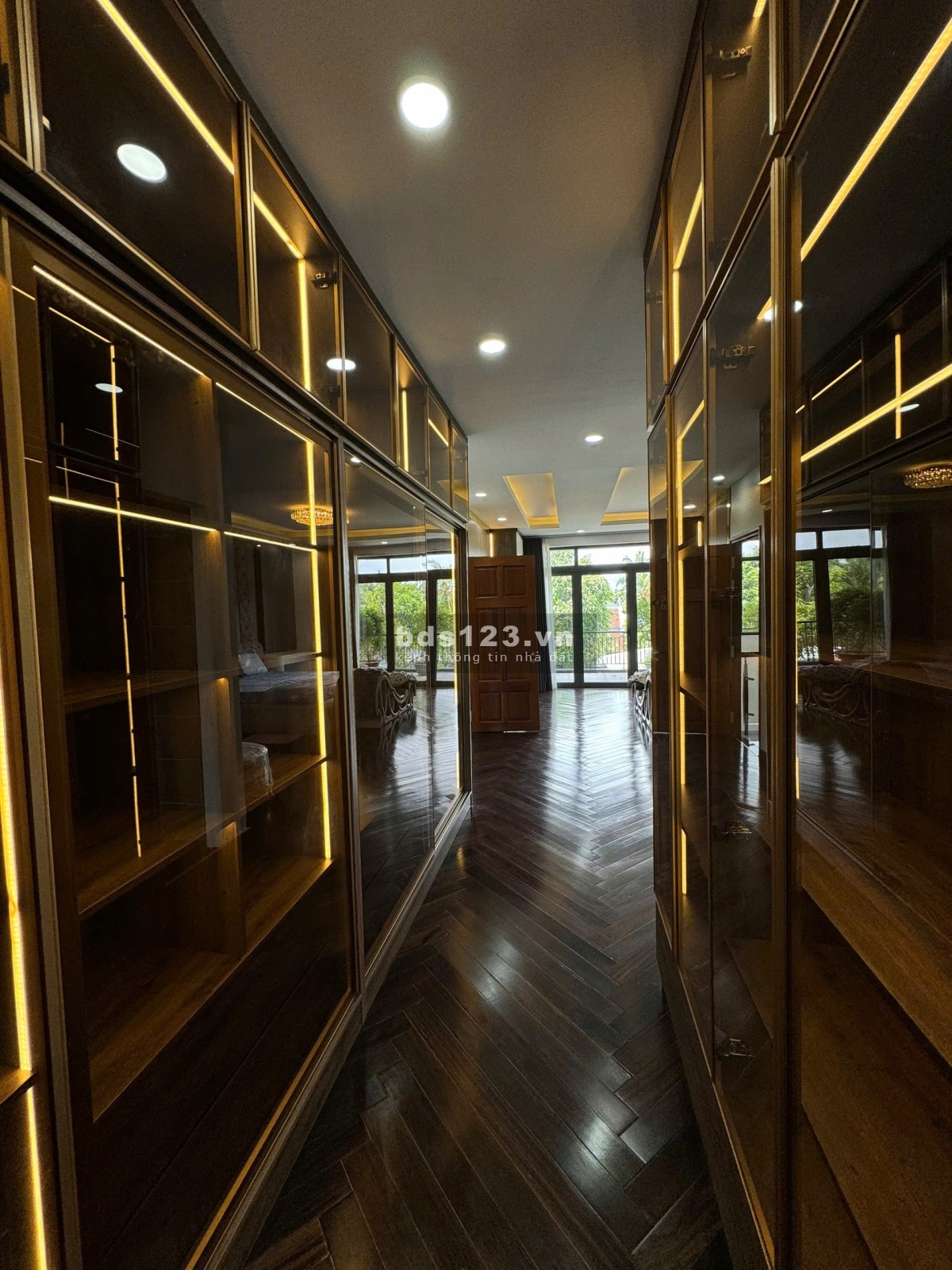 Hóc Môn, Bán Biệt Thự Sân Vườn Nhị Bình, Có Hồ Bơi, Chỉ 20.8 Tỷ