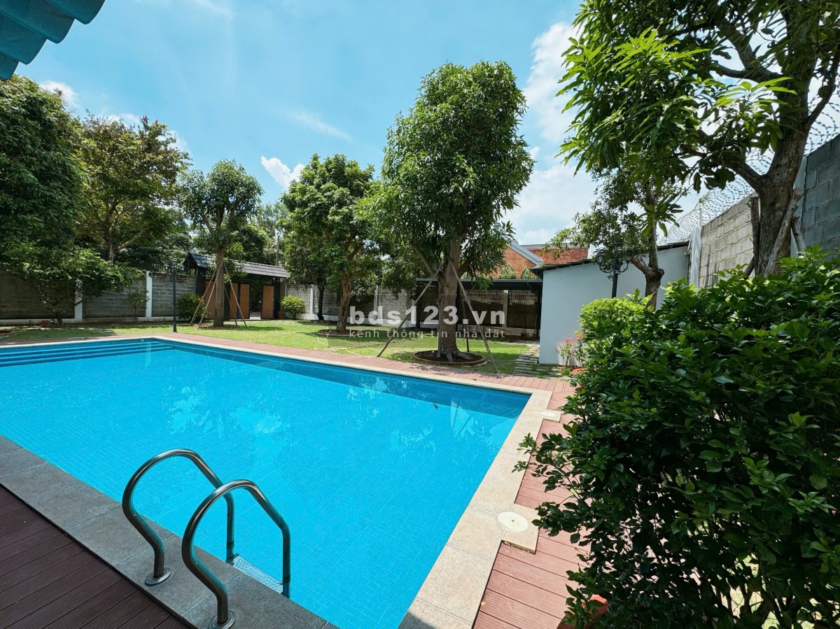Hóc Môn, Bán Biệt Thự Sân Vườn Nhị Bình, Có Hồ Bơi, Chỉ 20.8 Tỷ