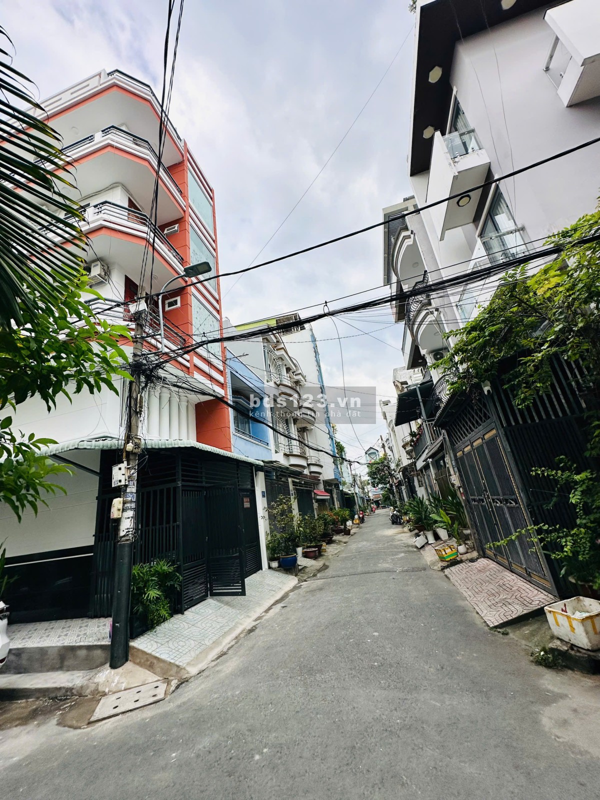 Chính chủ bán tòa nhà CHDV 13P, 2MT, HXH – 205 Phạm Văn Chiêu,…