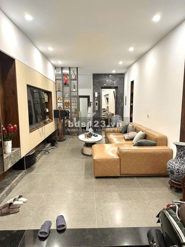 Hot hot bán nhà 7 tầng thang máy – Âu Cơ, Tây Hồ