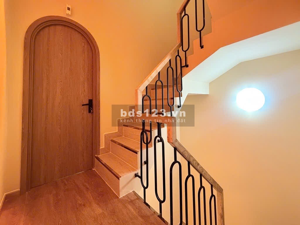 CHDV cần bán Hoàng Sa hẻm thông 4 tầng 6pn bán gắp 9,4tỷ