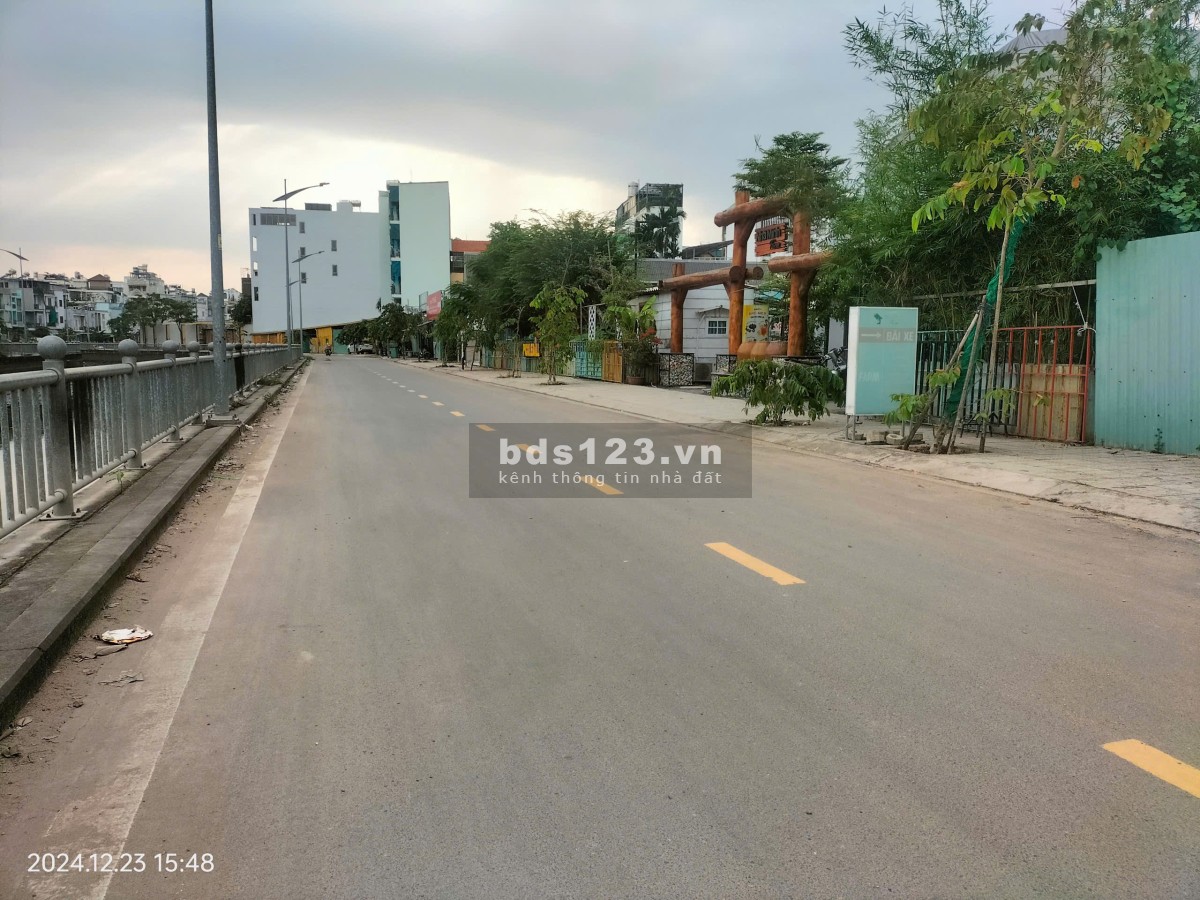 Gò Vấp, đất biệt thự mặt tiền Phạm Huy Thông, DT 17x35m…