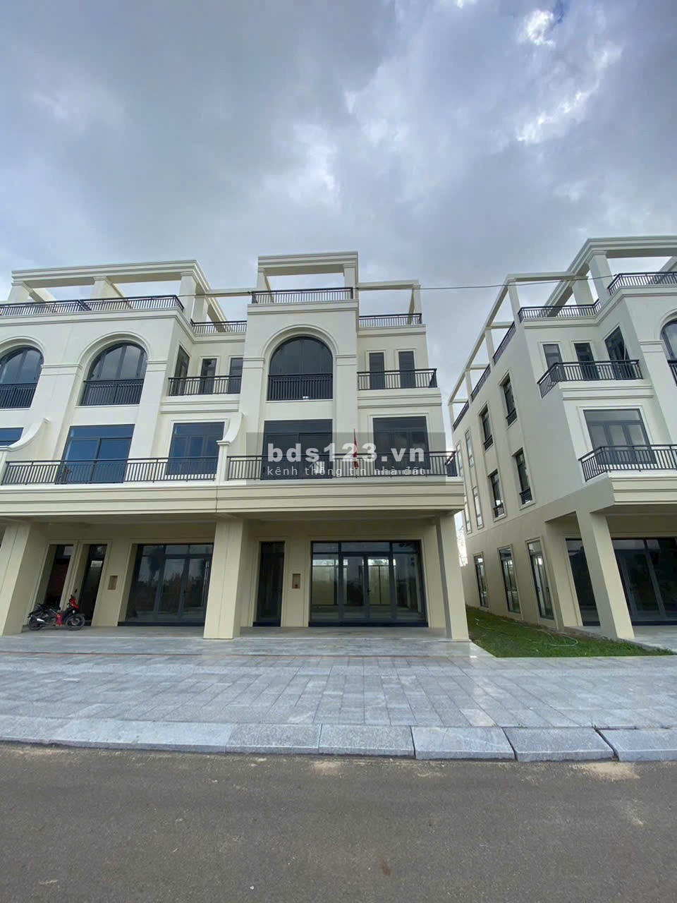 Bán shophouse kinh doanh mặt tiền đường 50m Quốc Lộ 19 nối dài Dự án Quy Nhơn iconic