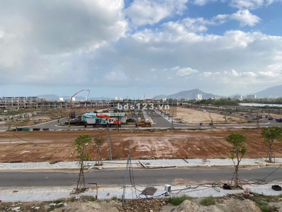 Bán shophouse kinh doanh mặt tiền đường 50m Quốc Lộ 19 nối dài Dự án Quy Nhơn iconic