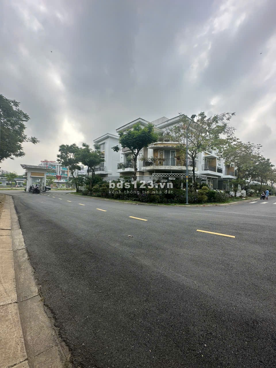 BÁN NHÀ 2 MẶT TIỀN 175M2 VIEW CÔNG VIÊN - HỒ BƠI DỰ ÁN LOVERA PARK KHANG ĐIỀN BÌNH CHÁNH (VIEW ĐẸP)