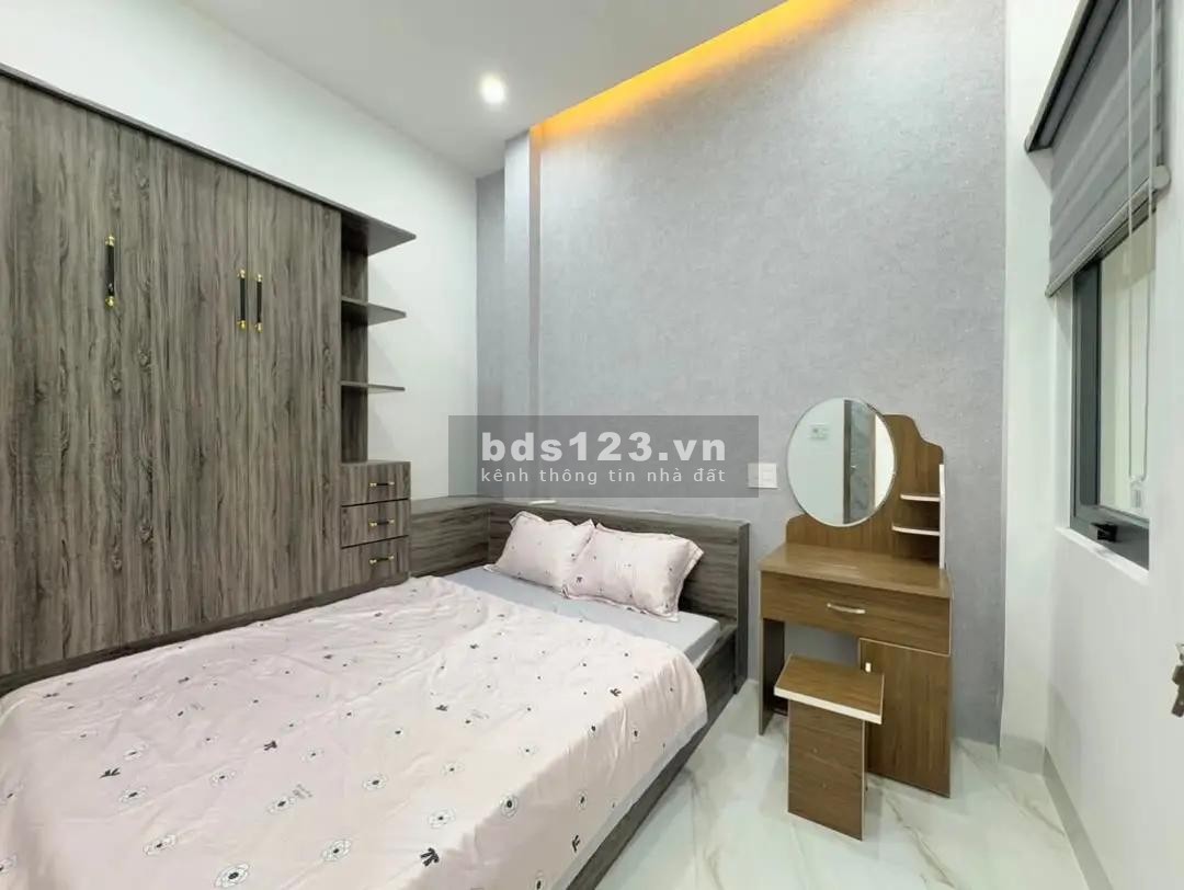 Nhà 1 trệt 1 lầu - Hồ Văn Cống - Nội thất cơ bản - SHR -…