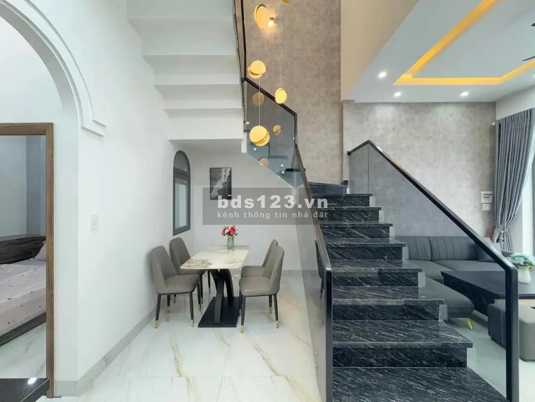 Nhà 1 trệt 1 lầu - Hồ Văn Cống - Nội thất cơ bản - SHR -…